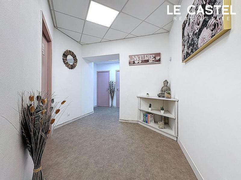 Local commercial - 86 m² - 4 pièces