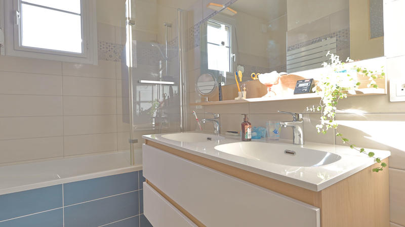 Maison - 139 m² - 8 pièces