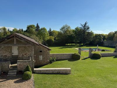 Maison - 304 m² - 9 pièces