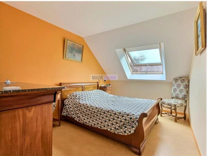 Maison - 240 m² - 9 pièces