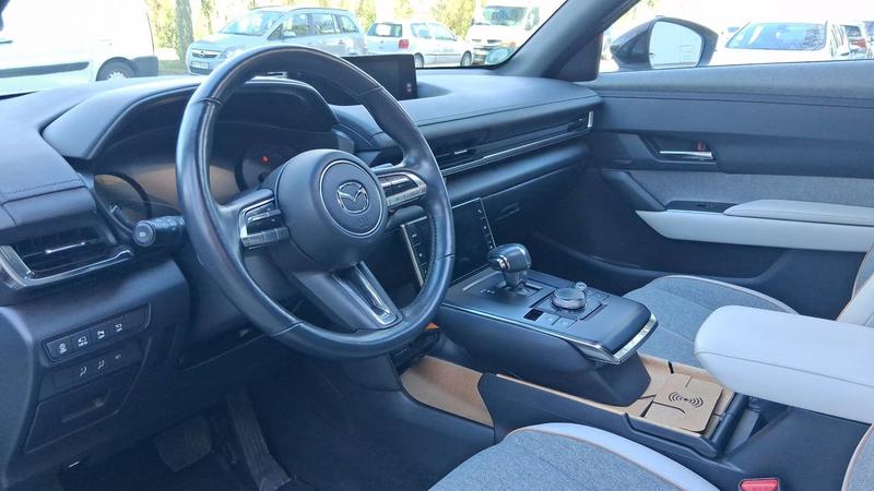 Mazda 3 Mx 30 e-Skyactiv 145 35.5 kWh Modern Confidence - Entretien constructeur Toit ouvrant