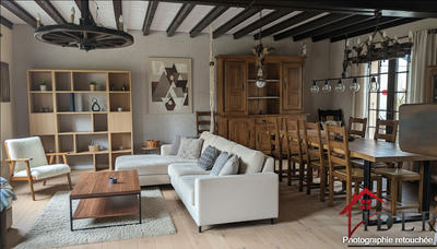 Maison - 210 m² - 6 pièces