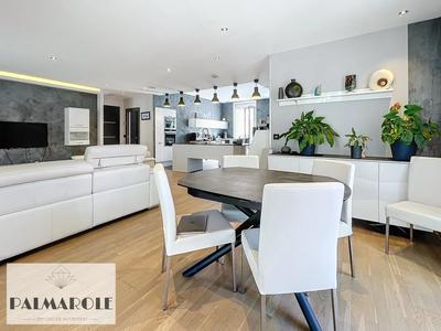 Appartement - 95 m² - 3 pièces