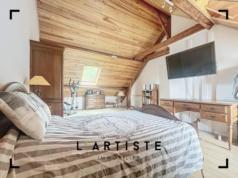 Maison traditionnelle - 153 m² - 6 pièces