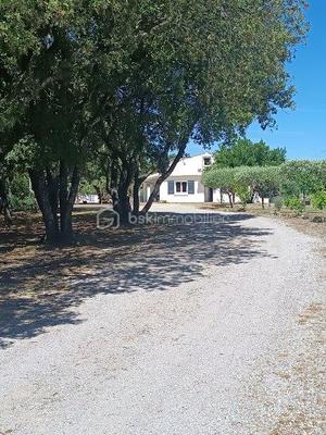 Propriété - 317 m² - 8 pièces