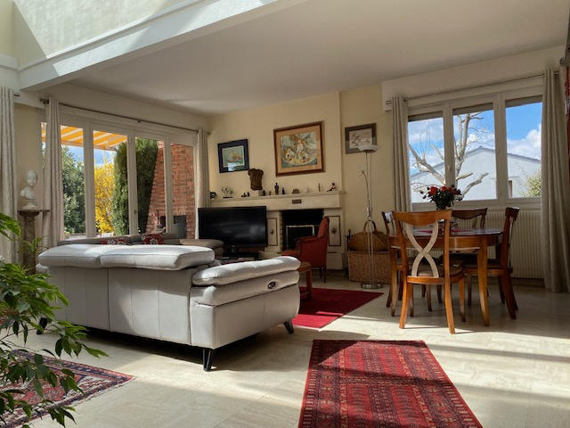 Maison - 167 m² - 7 pièces