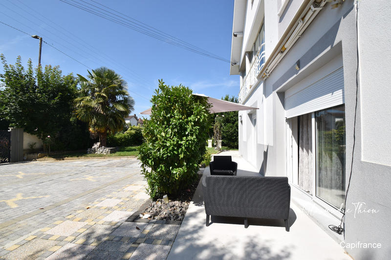 Maison - 288 m² - 12 pièces