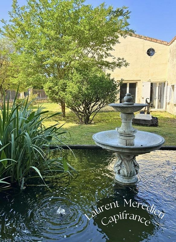 Maison bourgeoise - 280 m² - 12 pièces