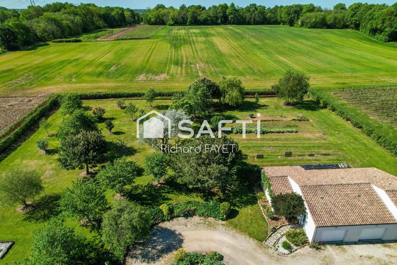 Maison - 302 m² - 10 pièces