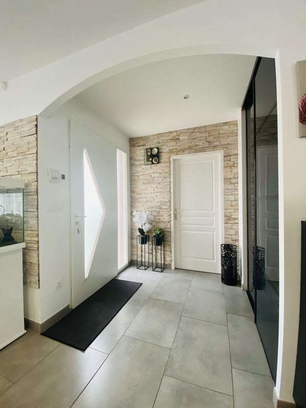 Villa - 233 m² - 9 pièces