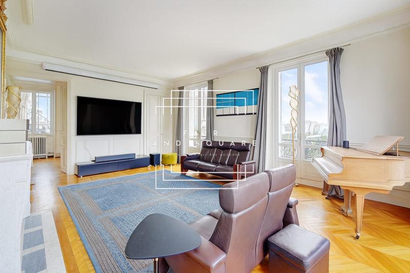 Appartement - 193 m² - 6 pièces