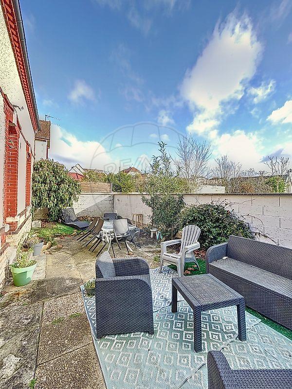 Maison - 110 m² - 5 pièces