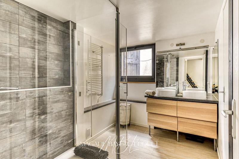 Maison - 297 m² - 7 pièces