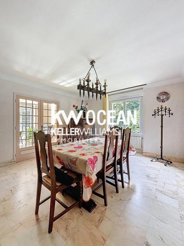 Maison - 213 m² - 8 pièces