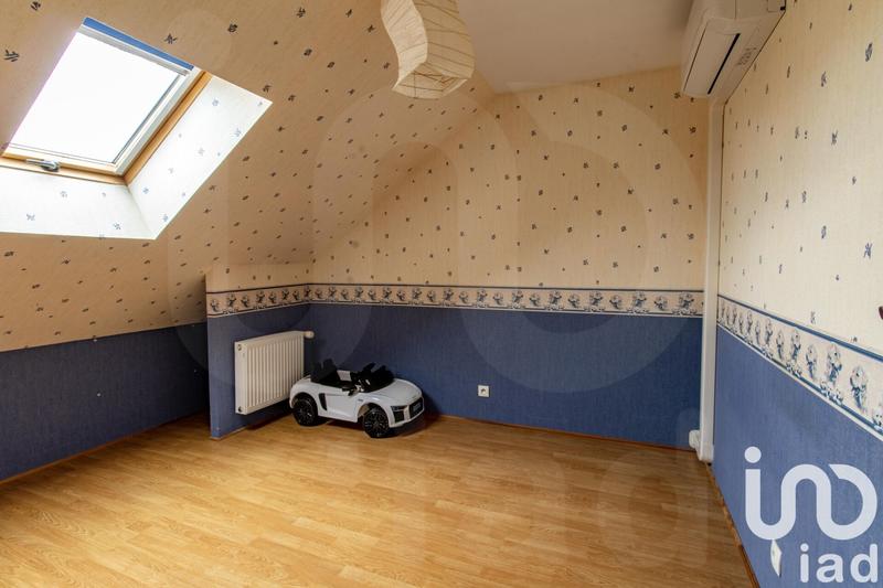 Maison - 330 m² - 15 pièces