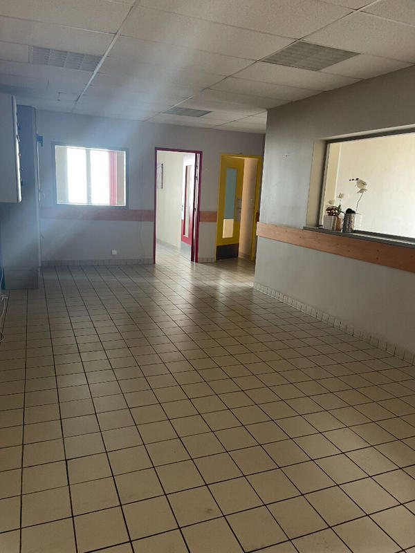 Local d'activité / Entrepôt - 680 m²