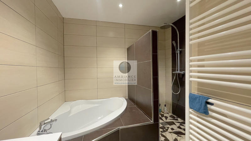 Appartement - 170 m² - 7 pièces