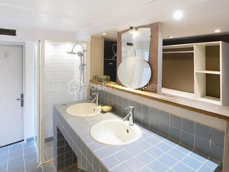 Maison - 182 m² - 8 pièces