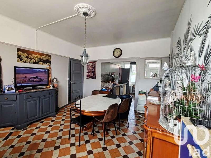 Maison - 241 m² - 8 pièces