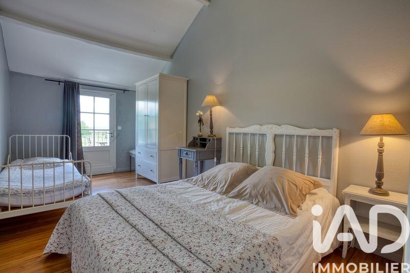 Maison - 345 m² - 10 pièces