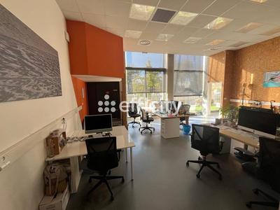 Bureau - 230 m² - 8 pièces