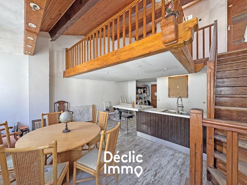 Appartement - 102 m² - 5 pièces