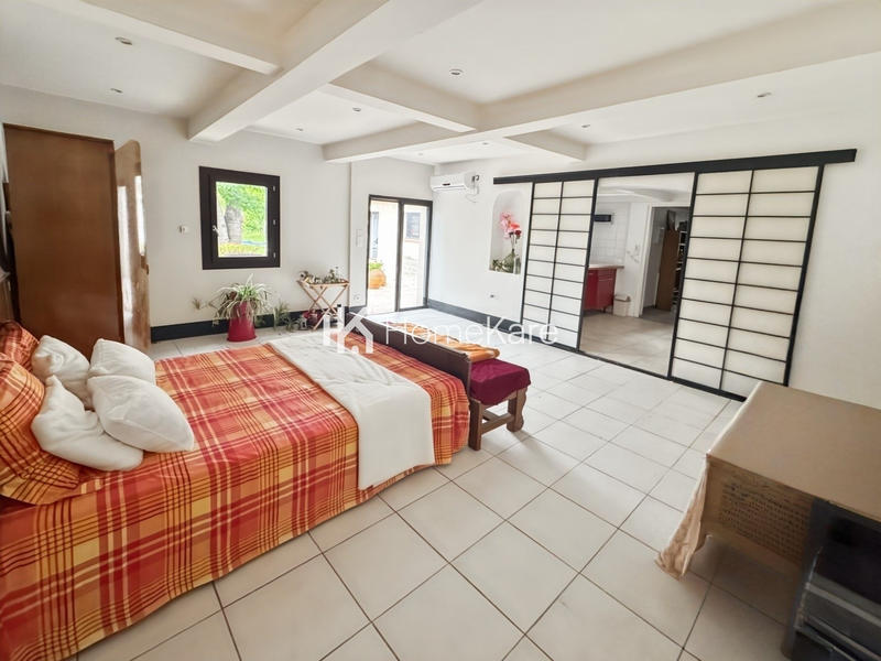 Maison - 200 m² - 6 pièces