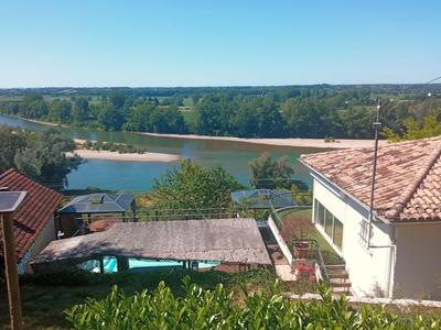 Maison - 140 m² - 8 pièces