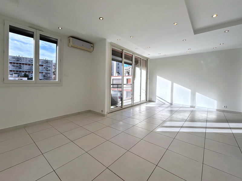 Appartement - 65 m² - 4 pièces