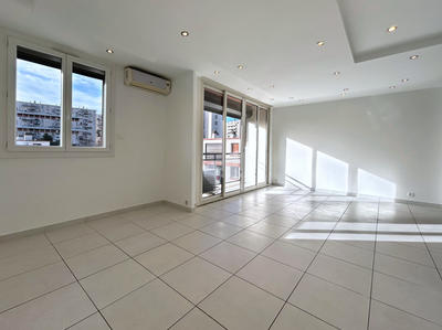 Appartement - 65 m² - 4 pièces