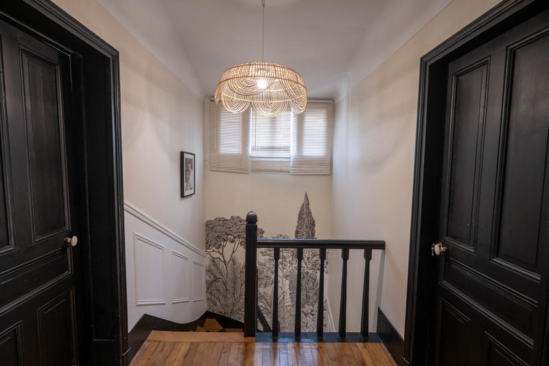 Maison - 220 m² - 6 pièces