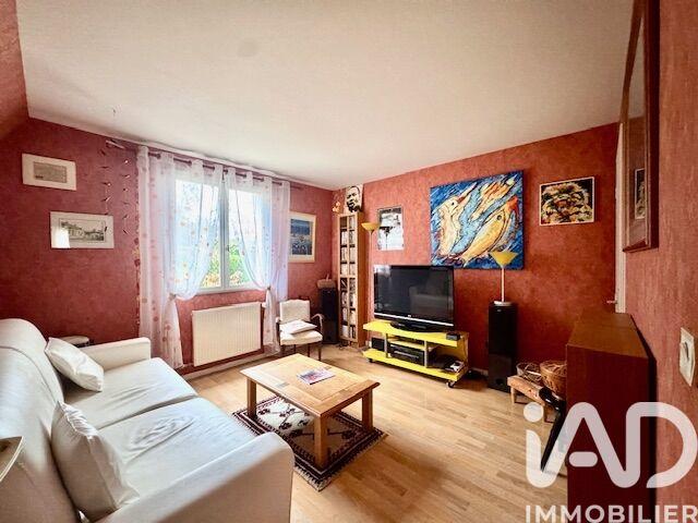 Maison - 233 m² - 11 pièces