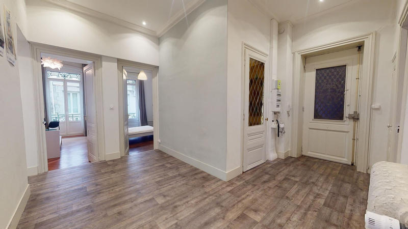 Appartement - 120 m² - 5 pièces