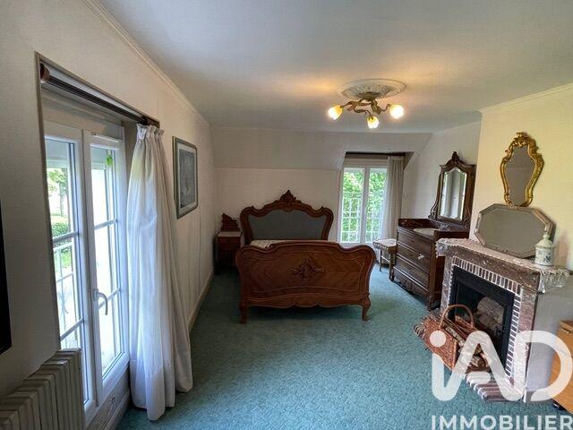 Maison - 280 m² - 9 pièces