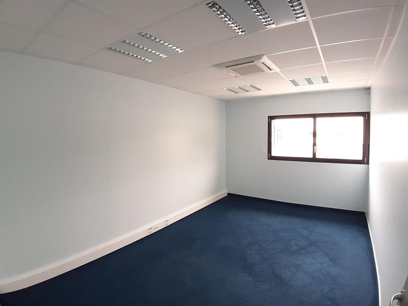 Local commercial - 227 m² - 7 pièces