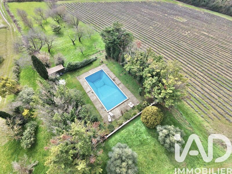 Maison - 624 m² - 27 pièces