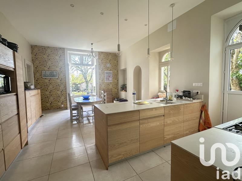 Maison - 300 m² - 10 pièces