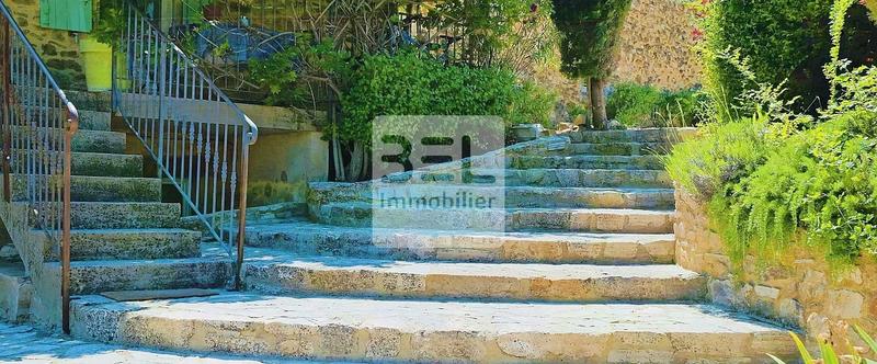 Mas - 571 m² - 24 pièces