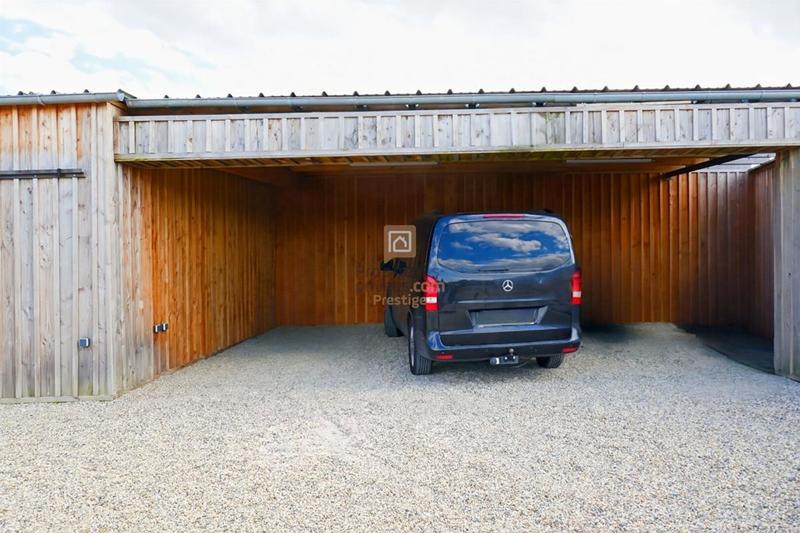 Maison - 225 m² - 7 pièces