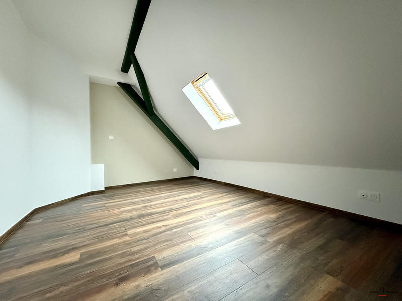 Maison - 104 m² - 5 pièces