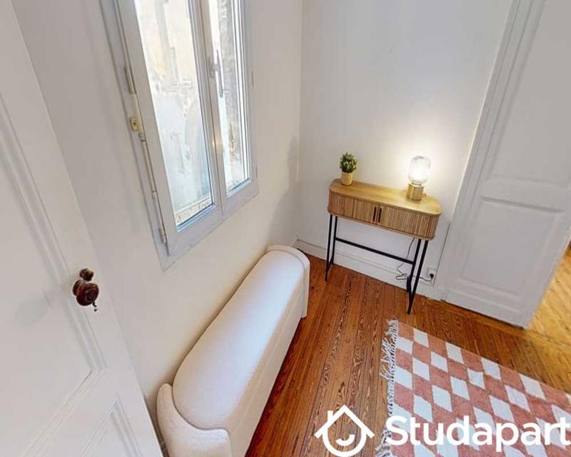 Chambre - 140 m² - 1 pièce