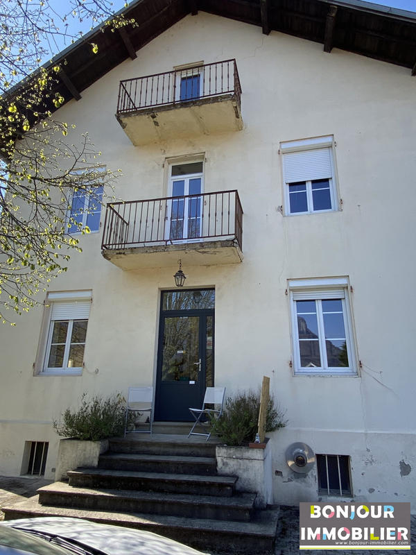 Maison traditionnelle - 176 m² - 6 pièces