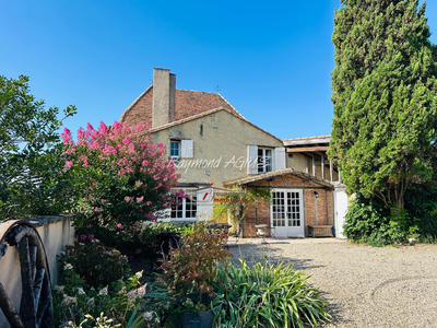 Maison - 390 m² - 14 pièces