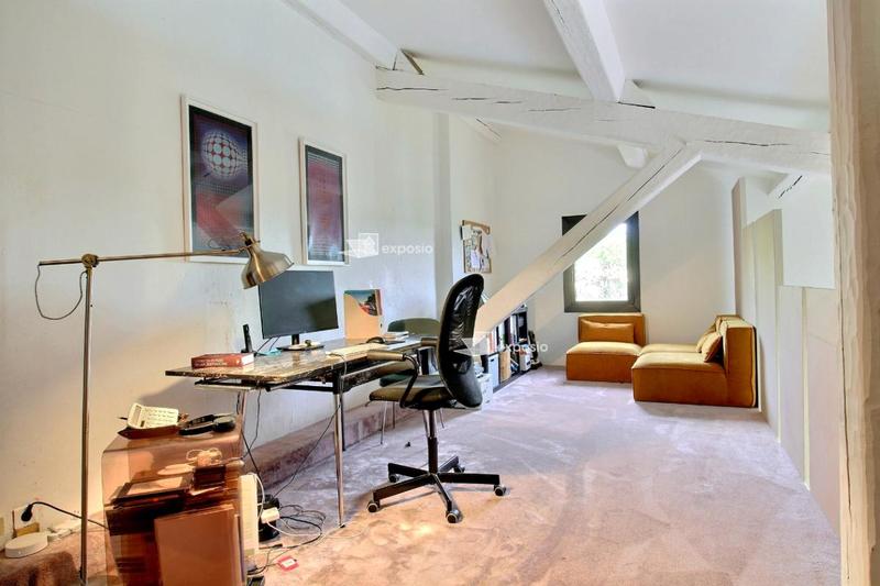 Maison - 222 m² - 8 pièces