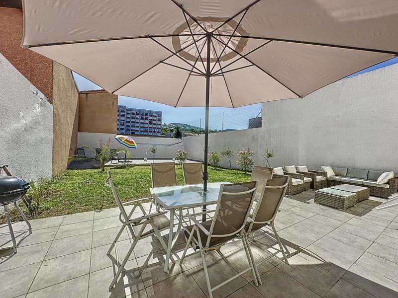 Maison - 190 m² - 6 pièces