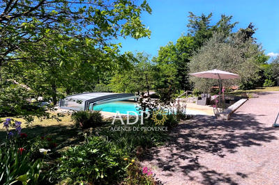 Maison - 138 m² - 5 pièces