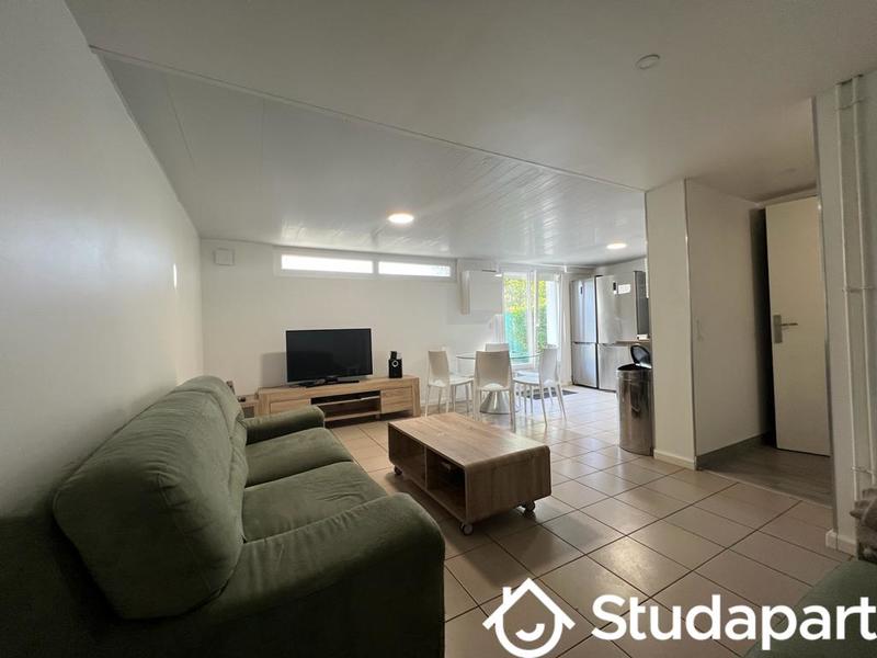 Chambre - 12 m² - 1 pièce