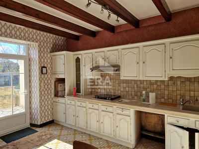 Maison - 213 m² - 8 pièces