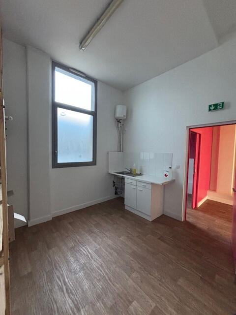 Local commercial - 100 m² - 3 pièces