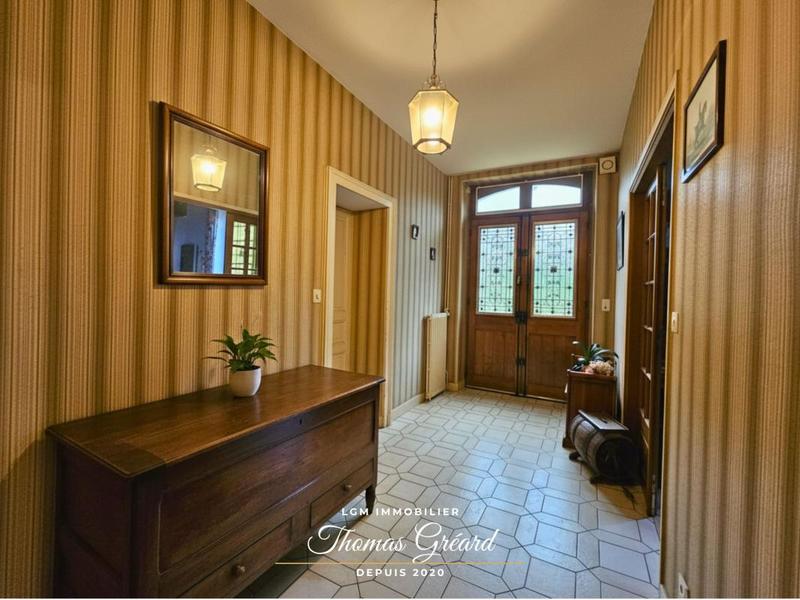 Propriété - 282 m² - 9 pièces